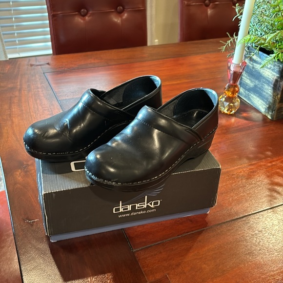 Dansko clog. - Picture 2 of 4
